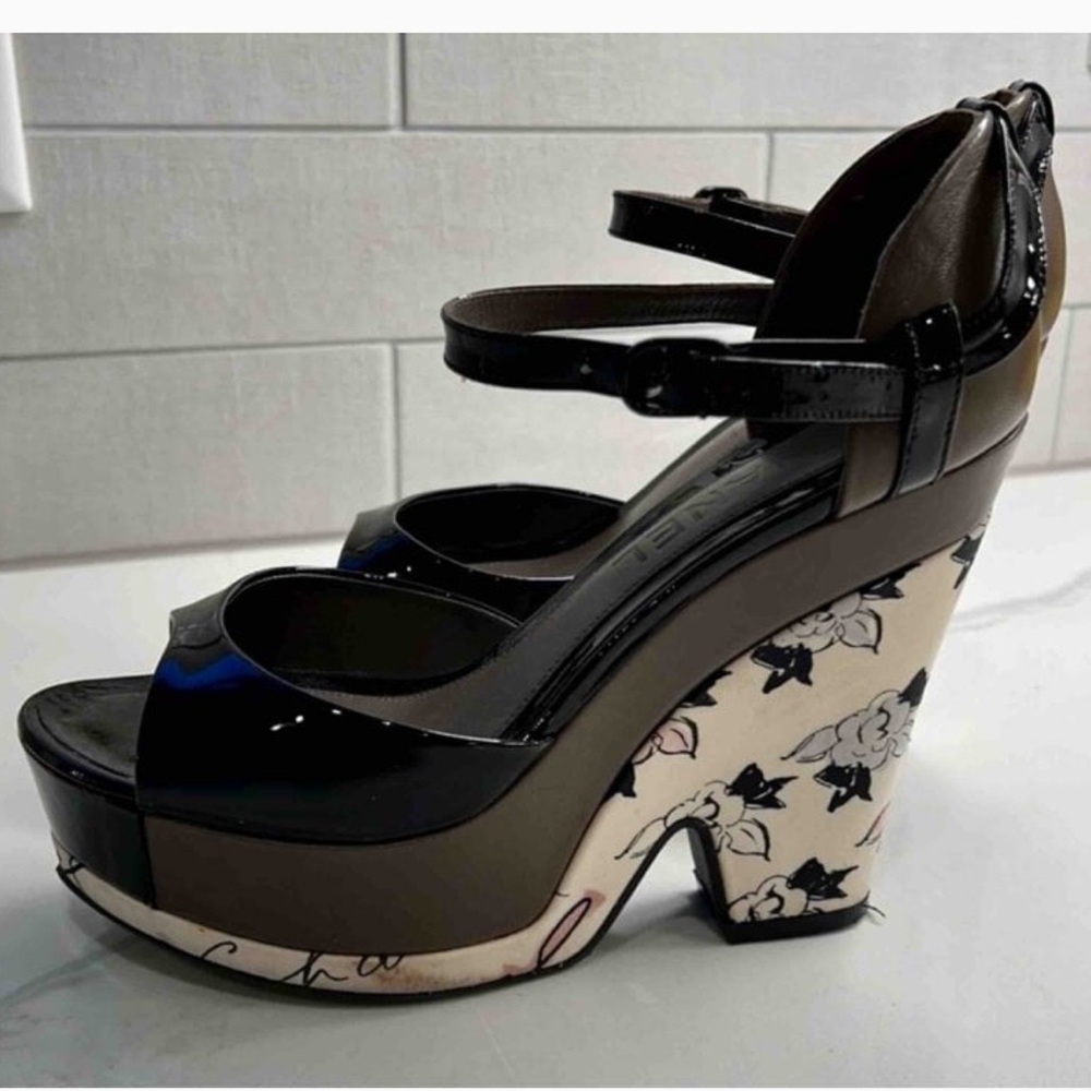 CHANEL HEELS